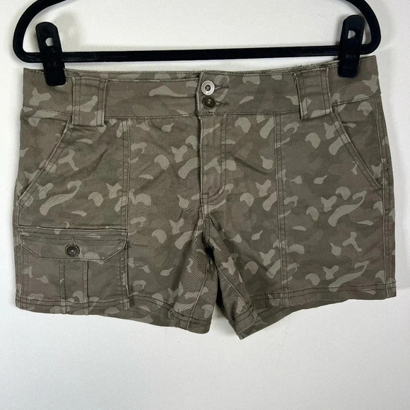 Market & Spruce Pants - Market & Spruce Women's Camellia Cargo Shorts Olive Green Camo 5" Inseam  Size 8